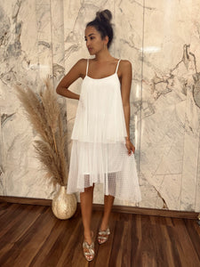 VESTIDO BIA BRANCO - TULE EM CAMADAS E COM SAIA REMOVÍVEL.